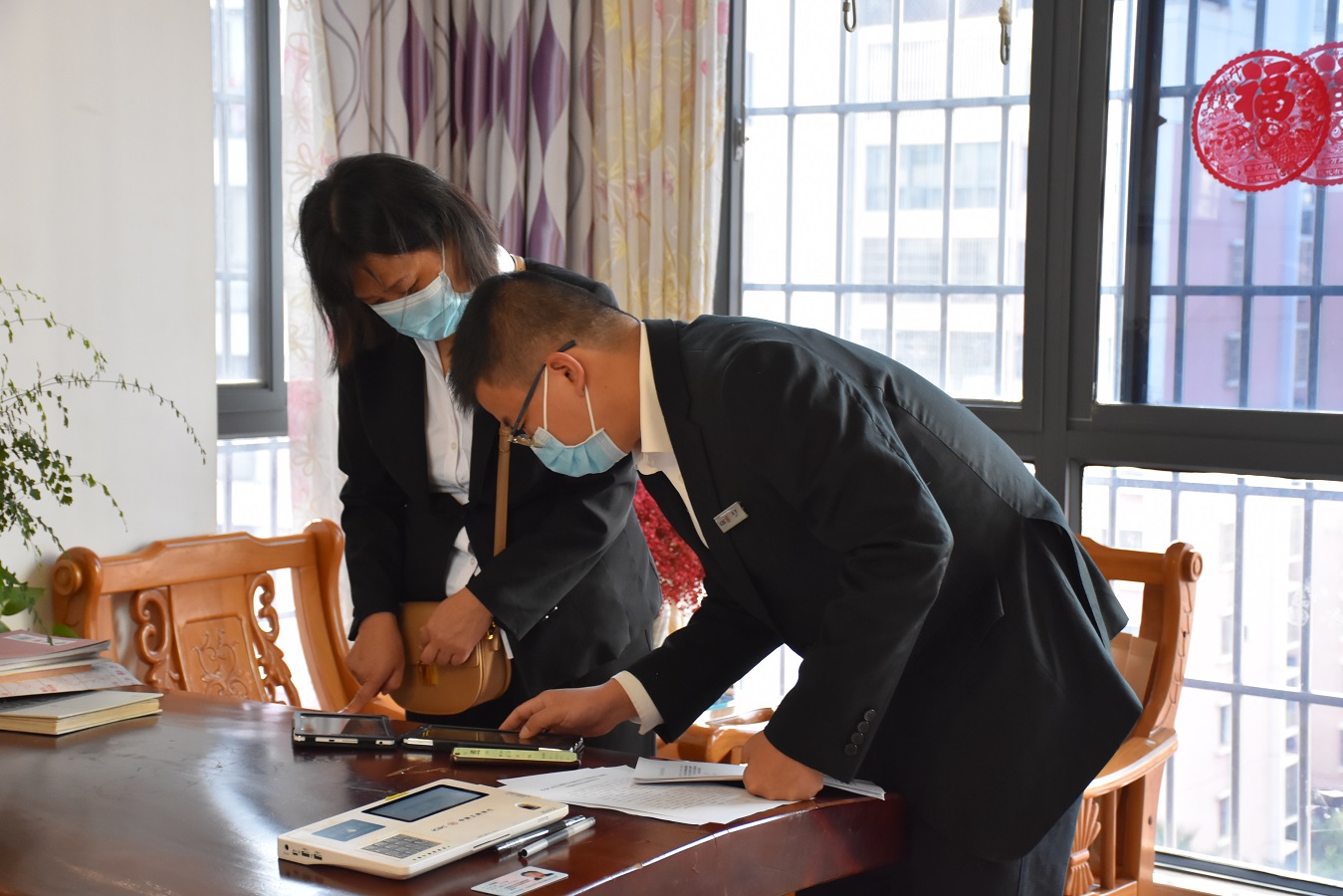 文明开远绽芳华｜开远：上门激活优待证 便民服务暖人心