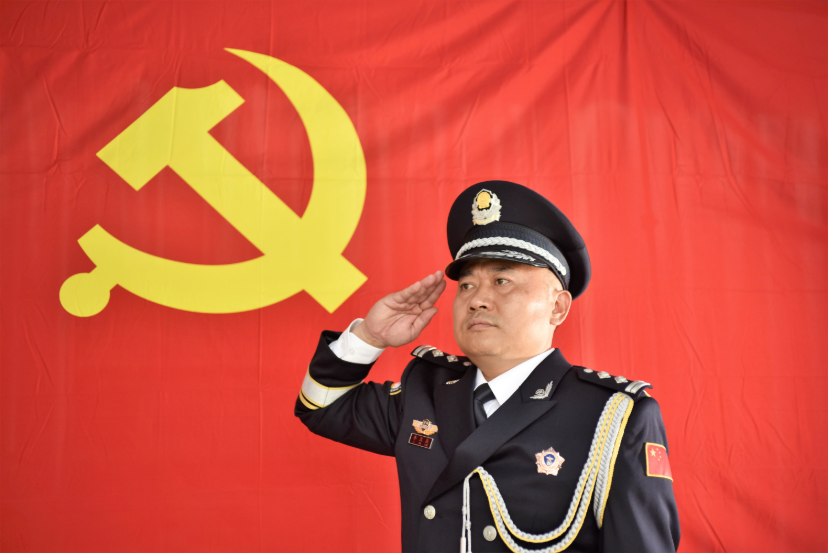 人民的好警察李文亮：扎根高寒山区守护群众安宁.png