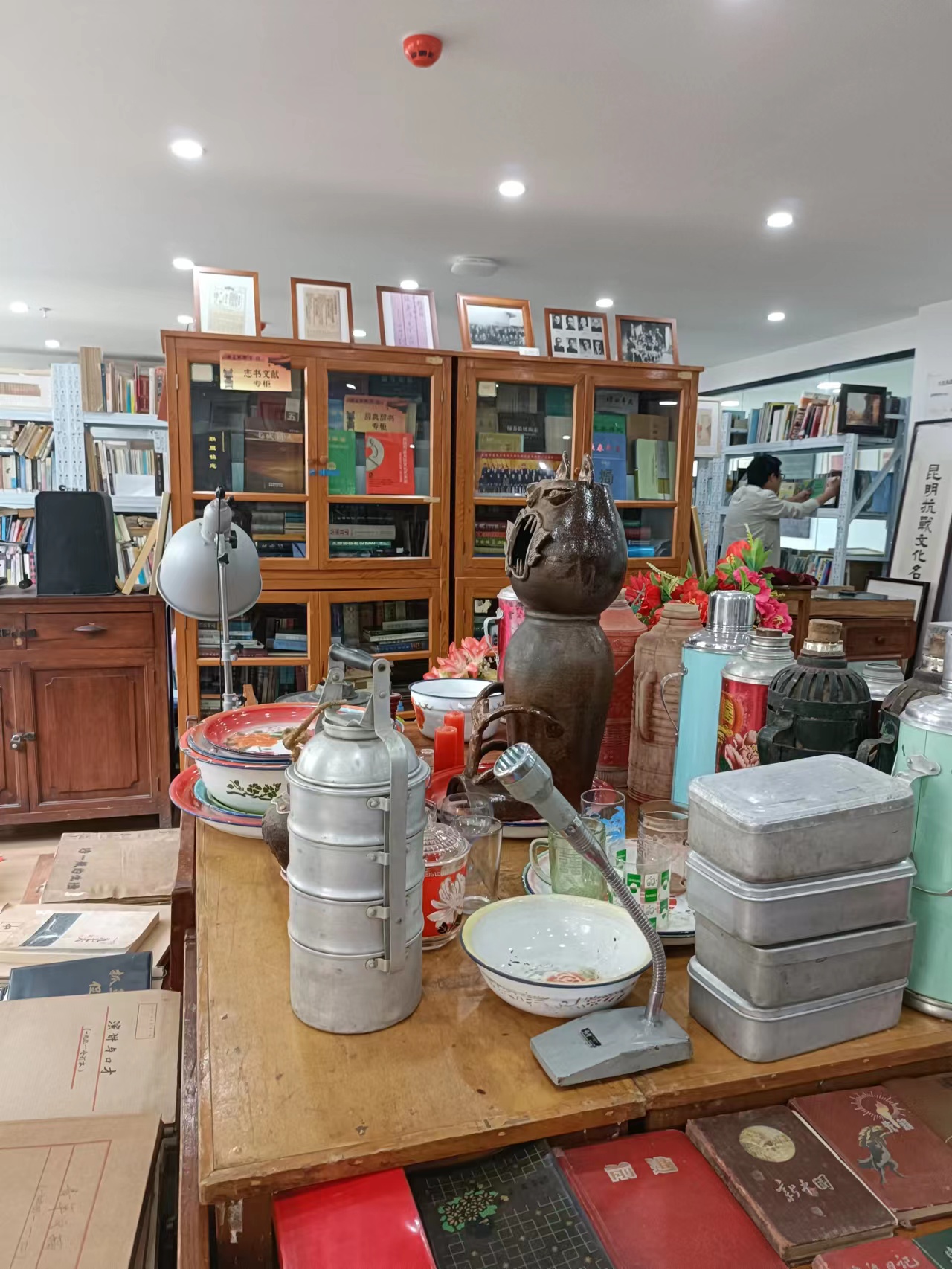 云迹青年｜老昆明杂书馆