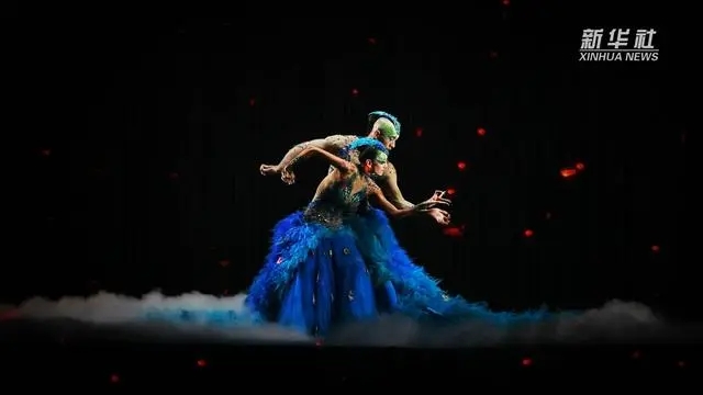 杨丽萍新版舞剧《孔雀》昆明“开屏”