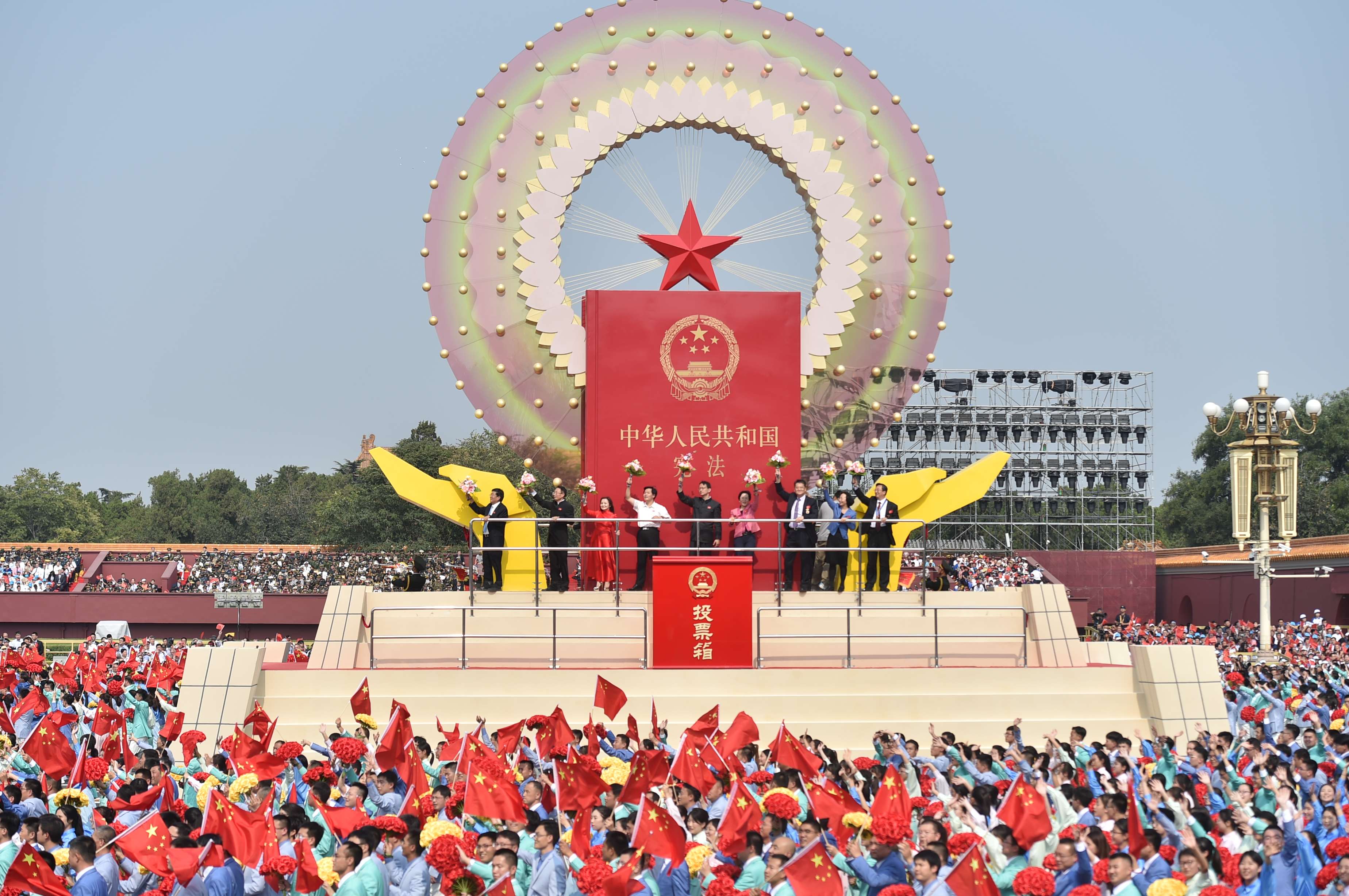 联播+｜习近平这篇文章 为新时代中国宪法实践指明路径