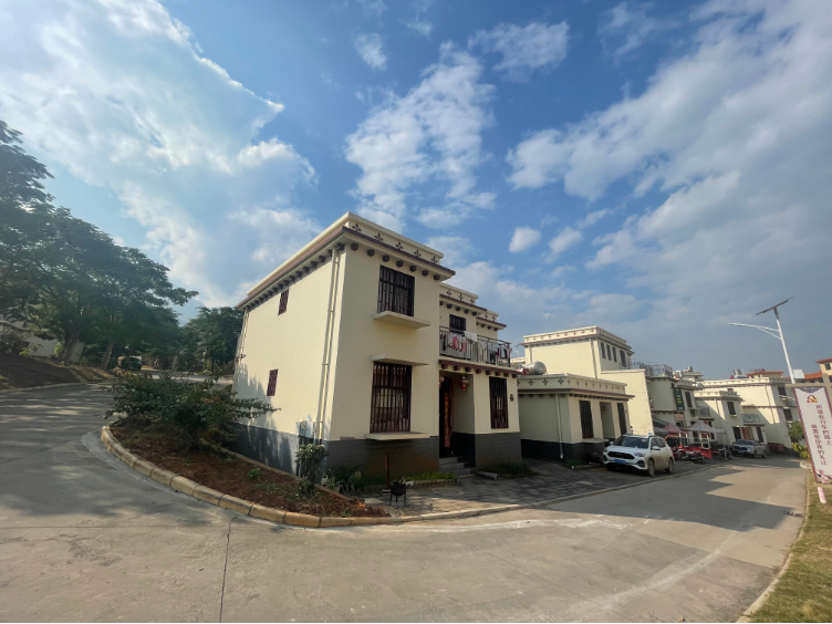 新平戛洒：哀牢山下 幸福曼哈2.png