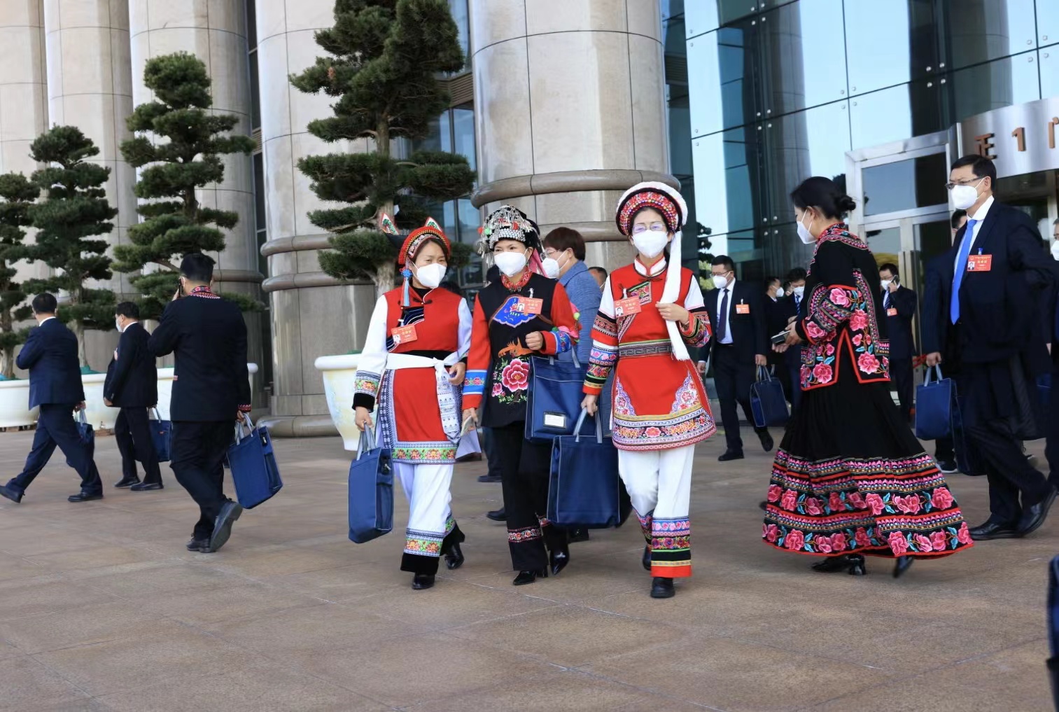 云南省十四届人大一次会议闭幕 （周明佳 摄）