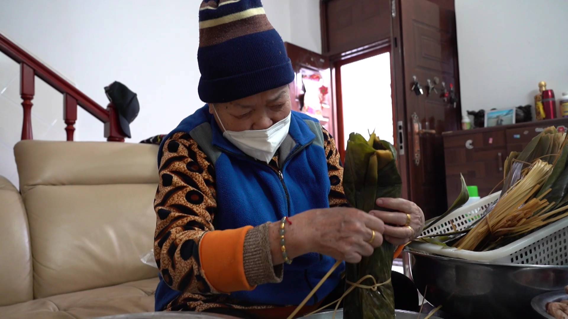 （昆滇传内容）【2023，回家过年】归国侨胞的春节年俗有别样“洋气”（有视频） (10).JPG