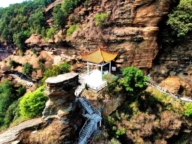 大年初一,曲靖马龙区香炉山景区人气旺(蒋琼波 摄)