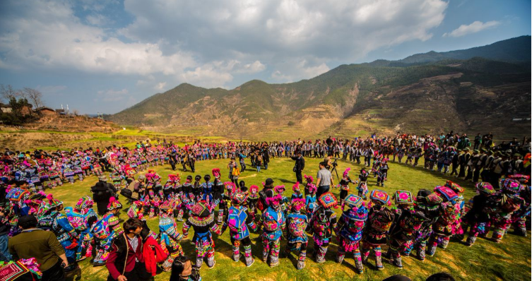 “梦回千年 牵手时尚 ‘绣美’楚雄”全媒体主题采访活动启动2.png