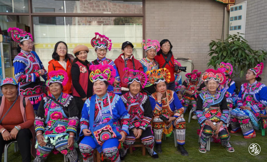 文化产业园让彝绣走入寻常百姓家3.png
