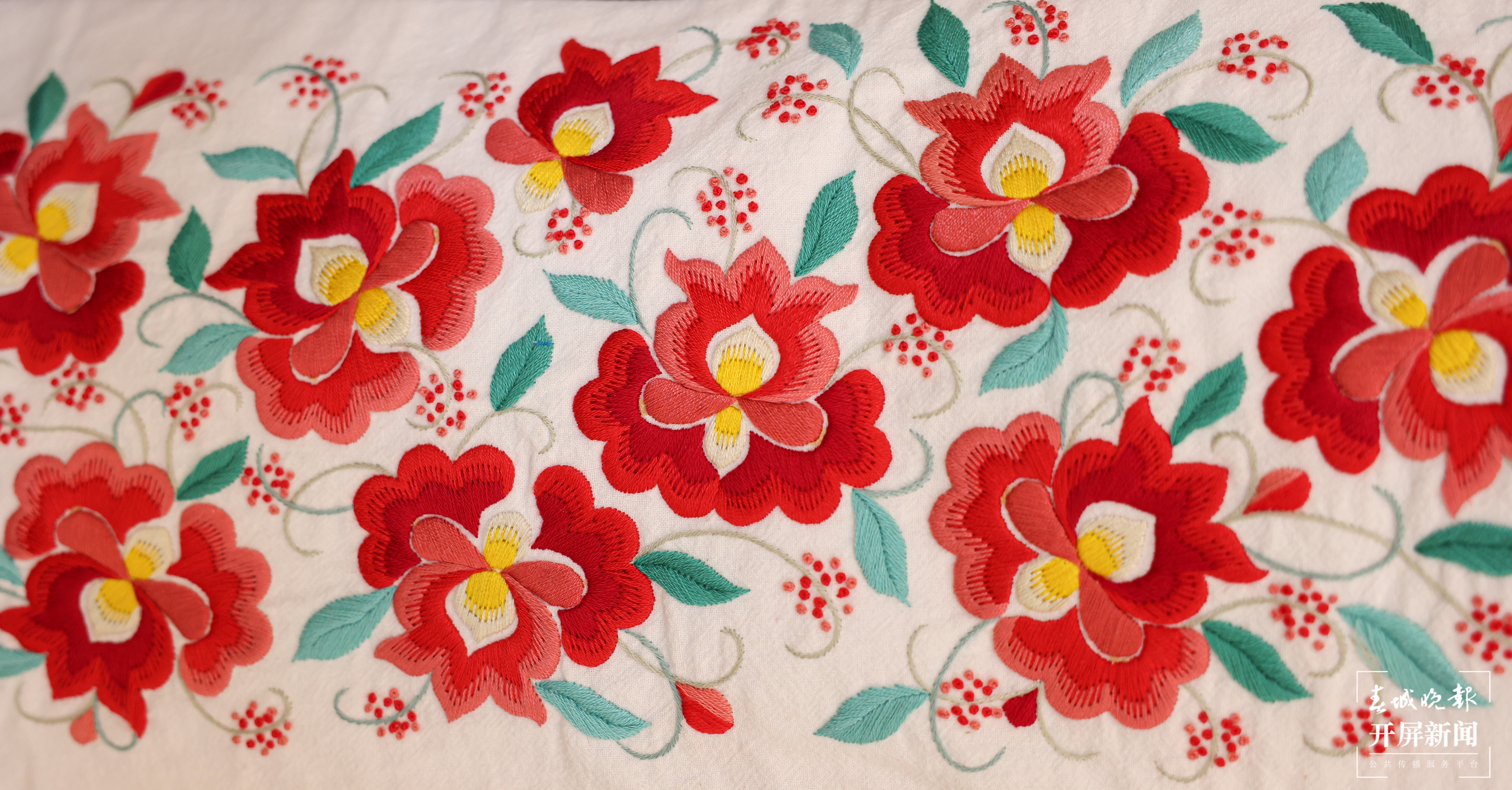 梦回千年 牵手时尚 “绣美”楚雄｜牟定：老彝绣里绽“新花”