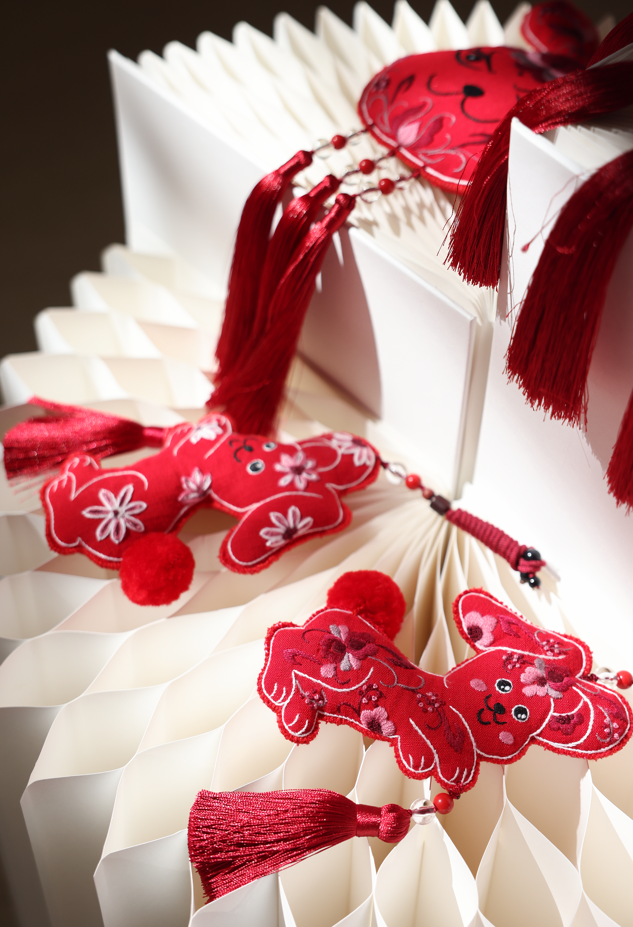 梦回千年 牵手时尚 “绣美”楚雄｜牟定：老彝绣里绽“新花”