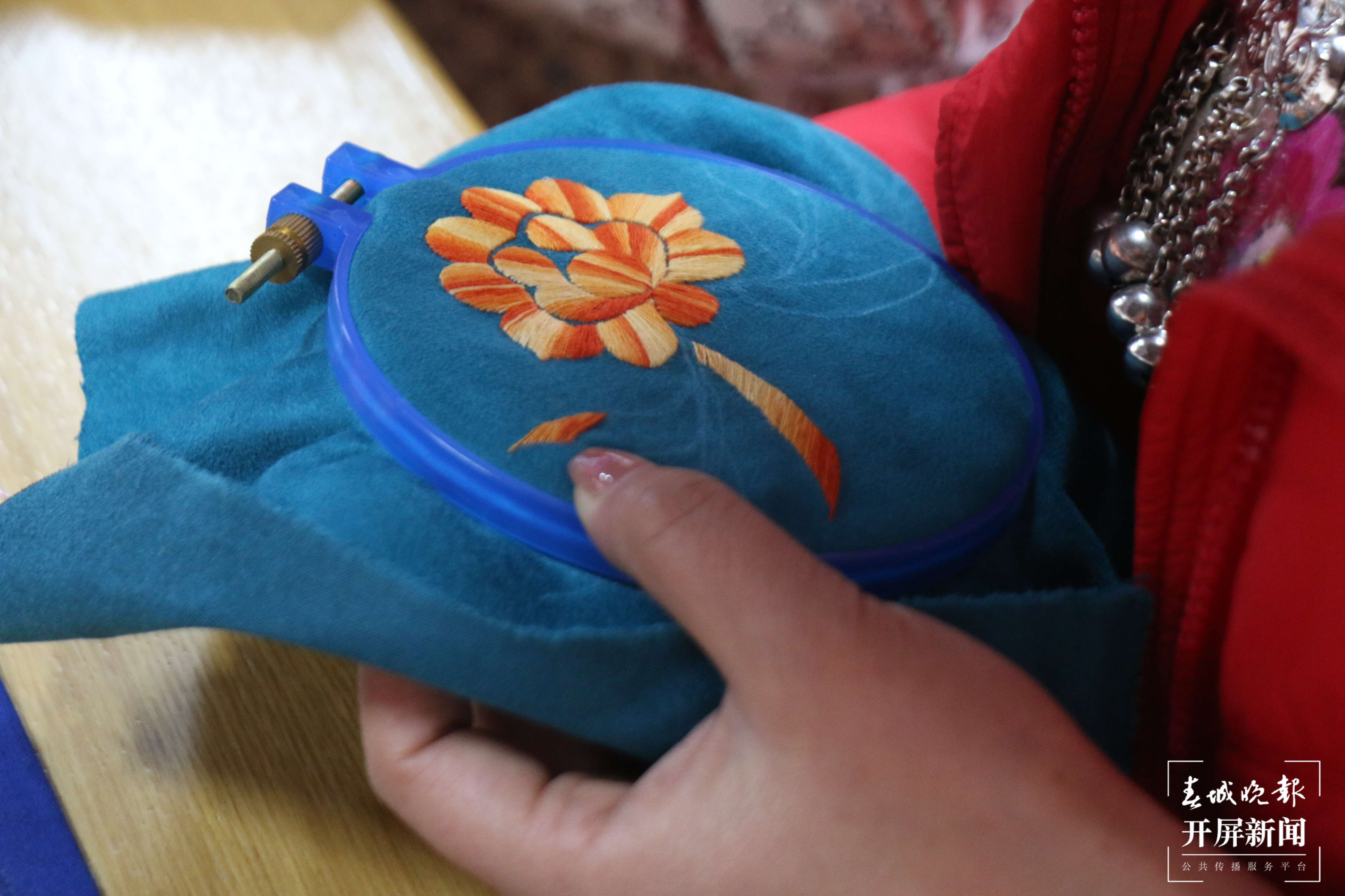 梦回千年 牵手时尚 “绣美”楚雄 | 彝绣传承人助力彝绣车间