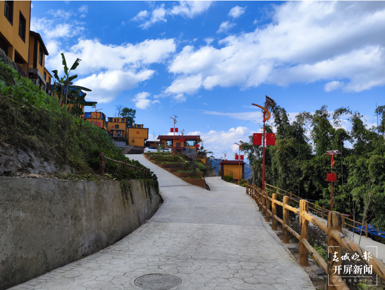 绿春梅尼新寨：村寨“红”了 日子好了4.png