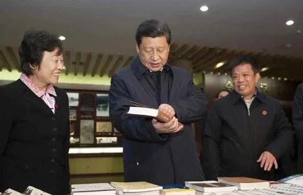 习近平：领导干部要读好书4.jpeg
