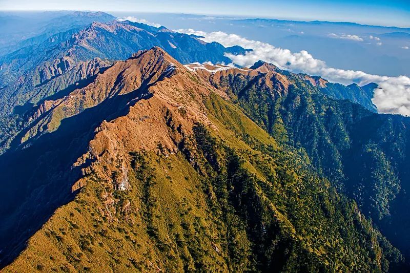 龙陵：持续深入开展宣传 架通高黎贡山生物生态安全宣传之“桥”