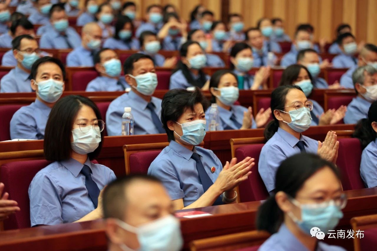 追授鲍卫忠同志荣誉称号表彰大会隆重举行