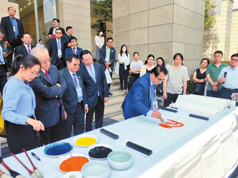 共绘澜湄新画卷