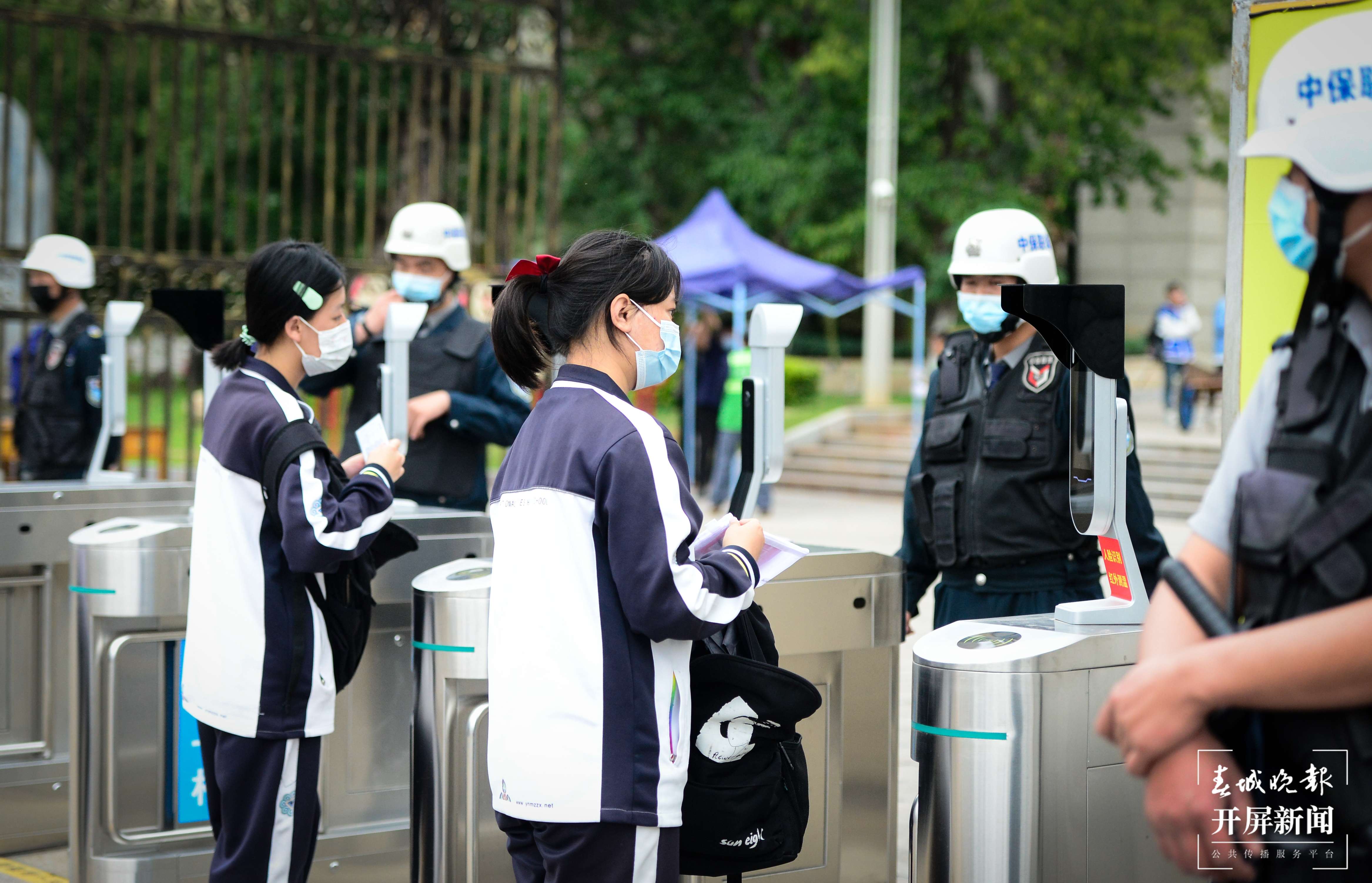 各考点已准备就绪！2022云南高考明起开考，开屏记者带你去踩点  龙宇丹 摄