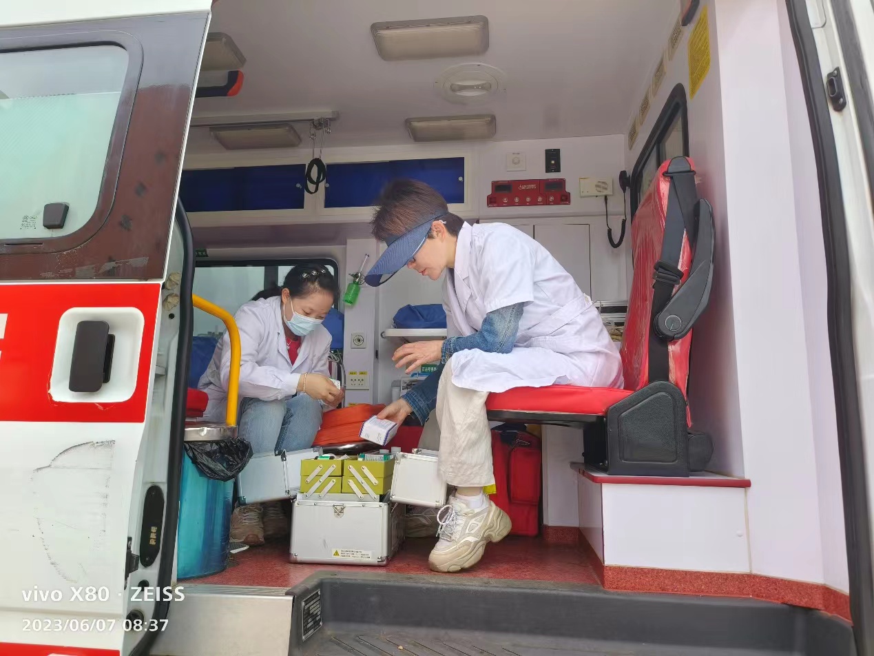 考场内外：无硝烟的“战场”