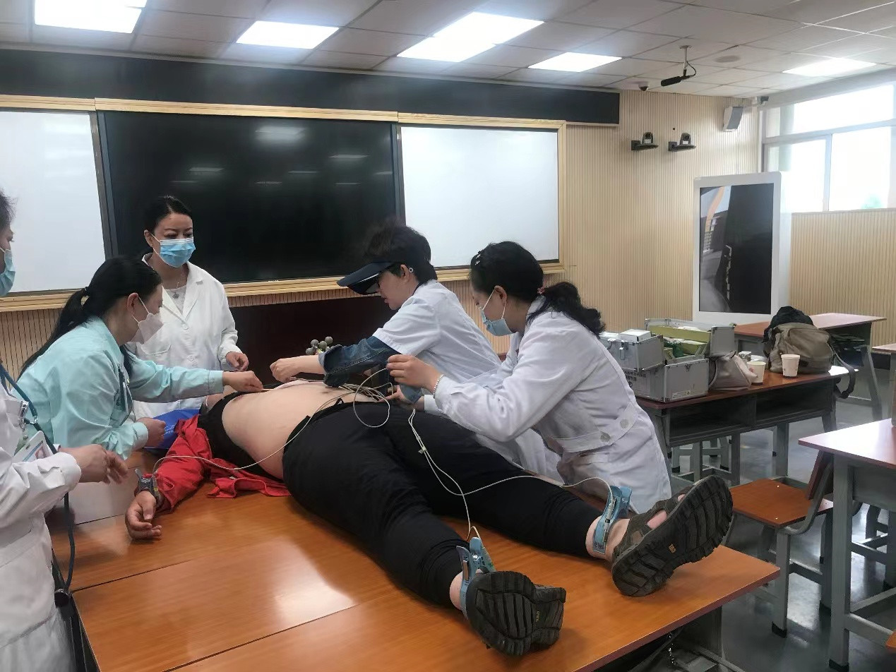 考场内外：无硝烟的“战场”