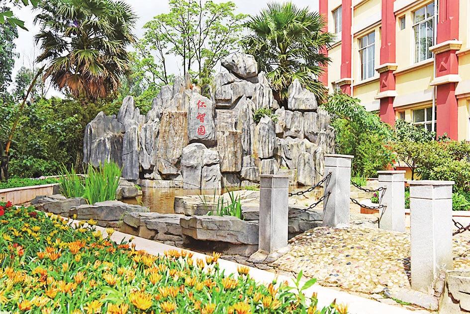 昆三中空港实验学校