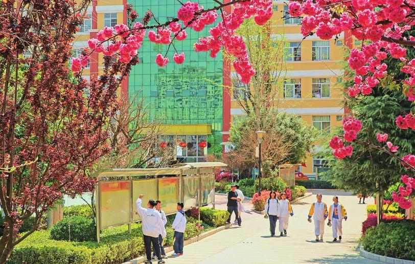 昆三中空港实验学校