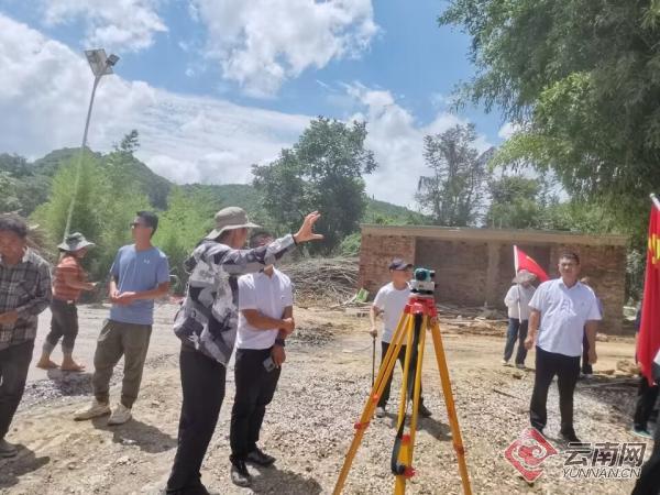 讲党课 温党史 话初心3.jpg