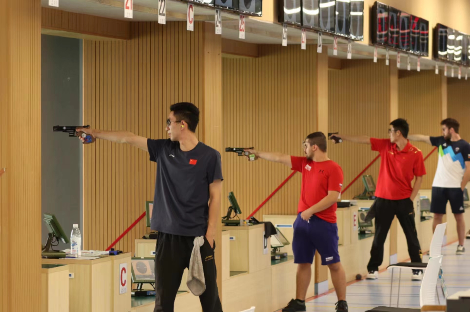 左一 段志成.jpg