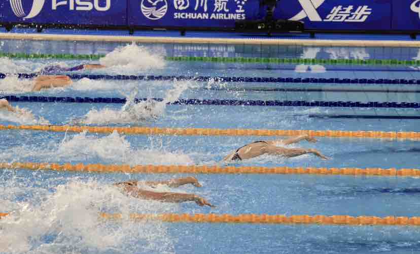 覃海洋张雨霏双双打破成都大运会赛会纪录 春城晚报-开屏新闻记者 丁星亦 周明佳 晋娜 摄影报道