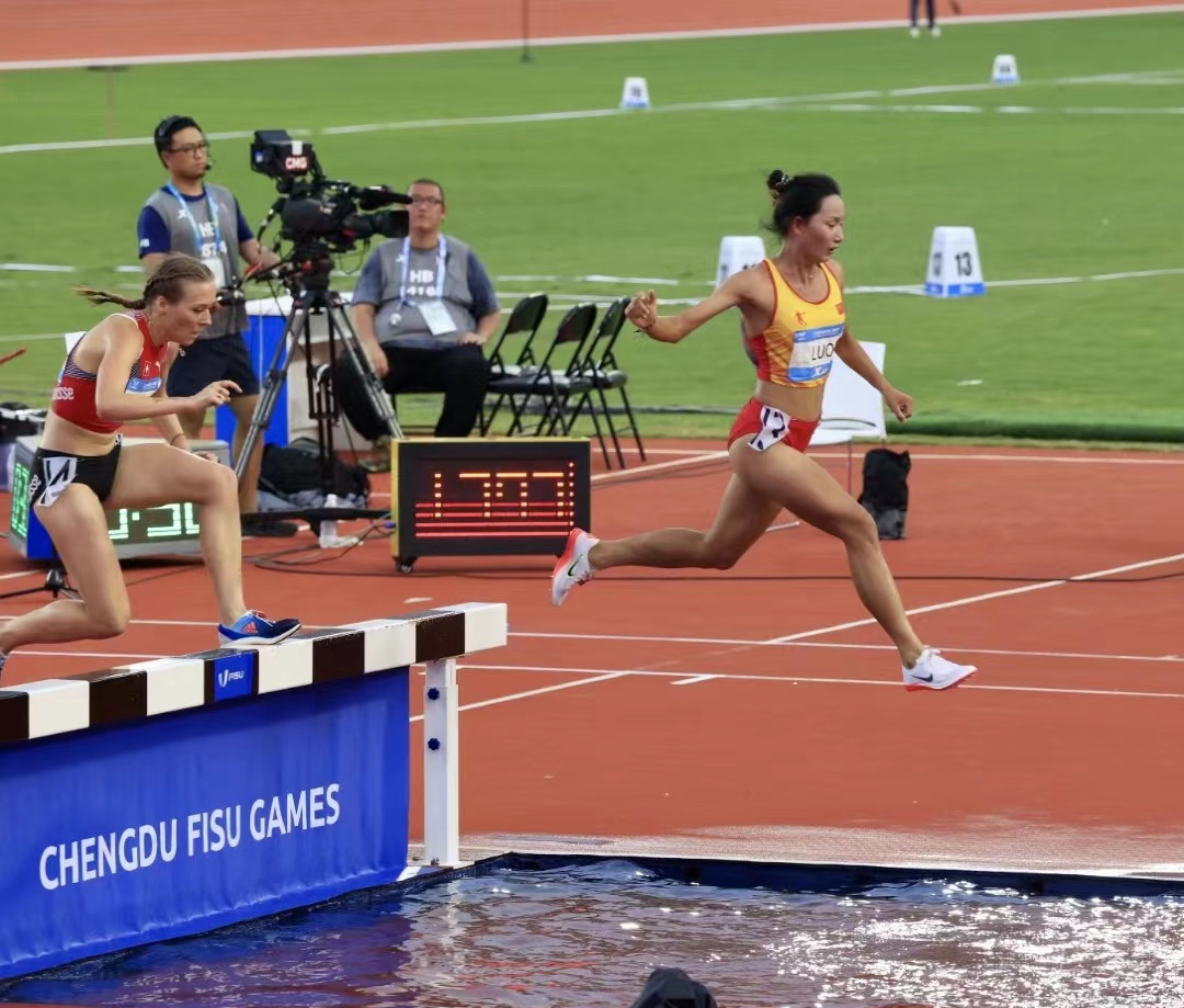 云南选手罗霞获女子3000米障碍赛第五名（周明佳 摄）
