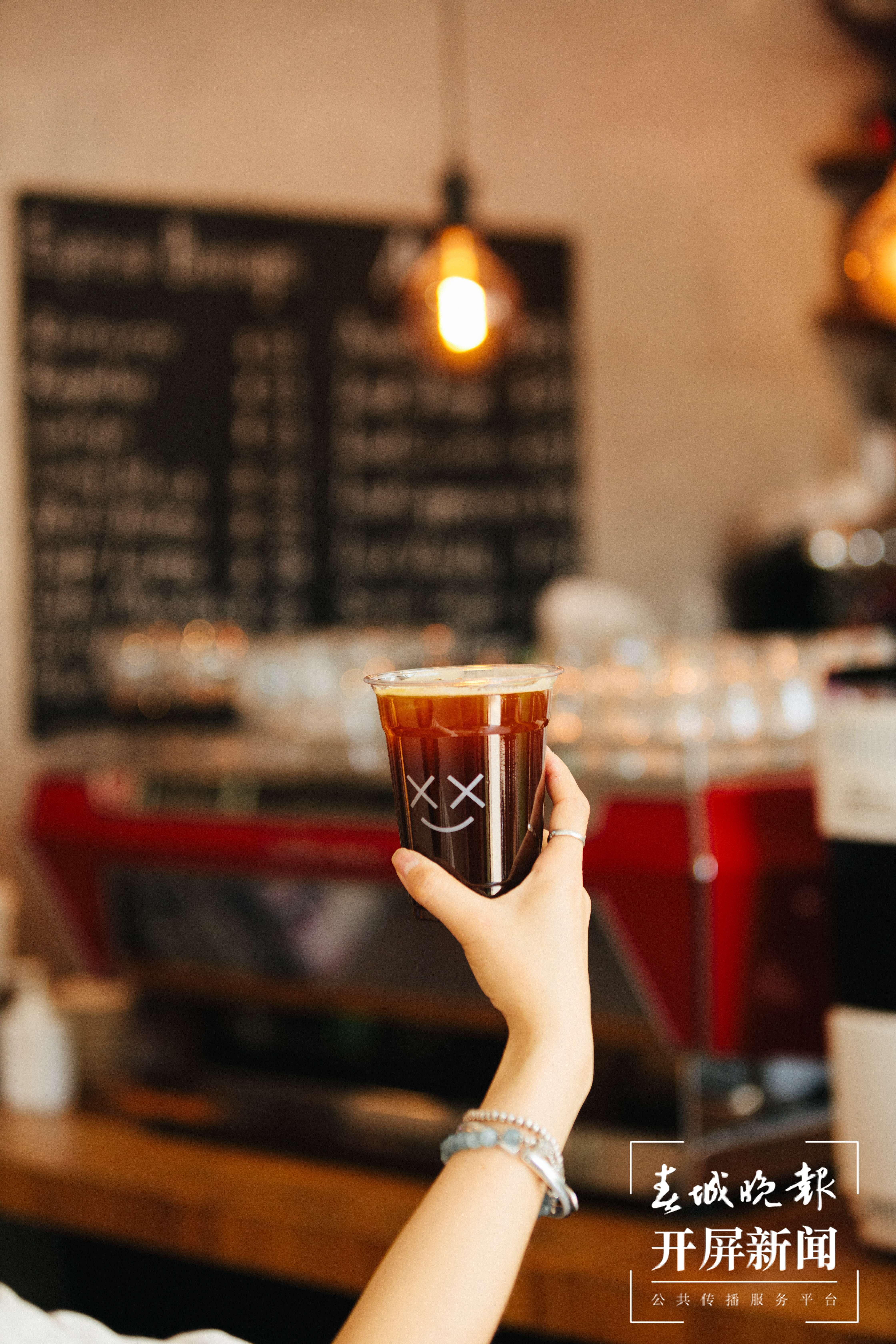 社区里的咖啡 (2).jpg