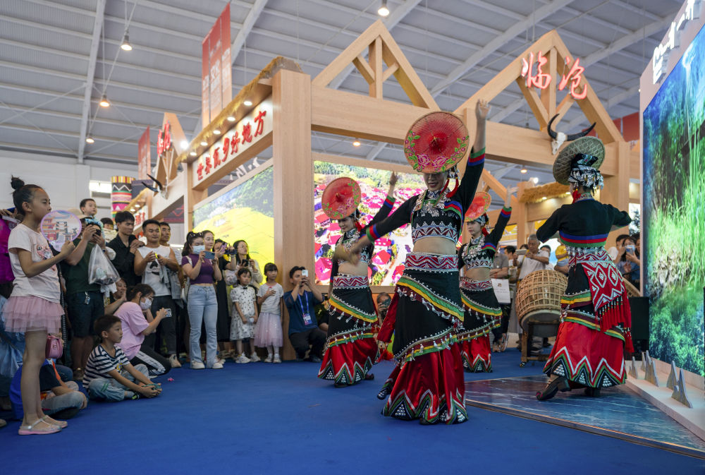南博会上掀起云南最炫民族风2.jpg