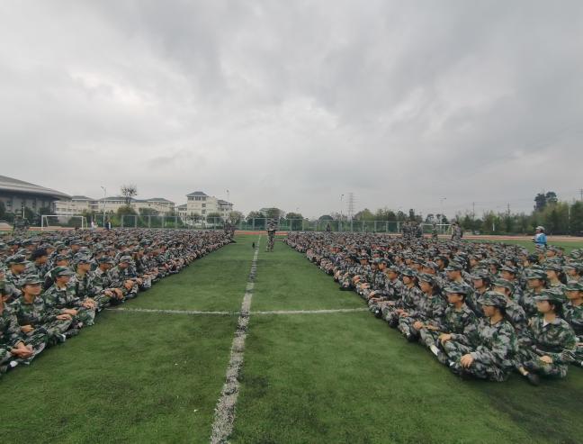 昆一中晋宁学校：扎实军训助力新生迈好青春步伐