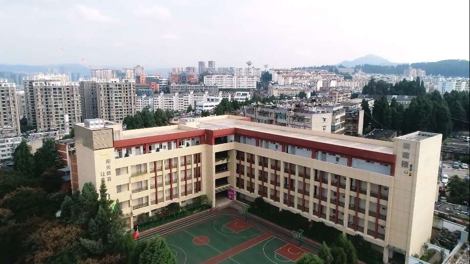 龙翔小学