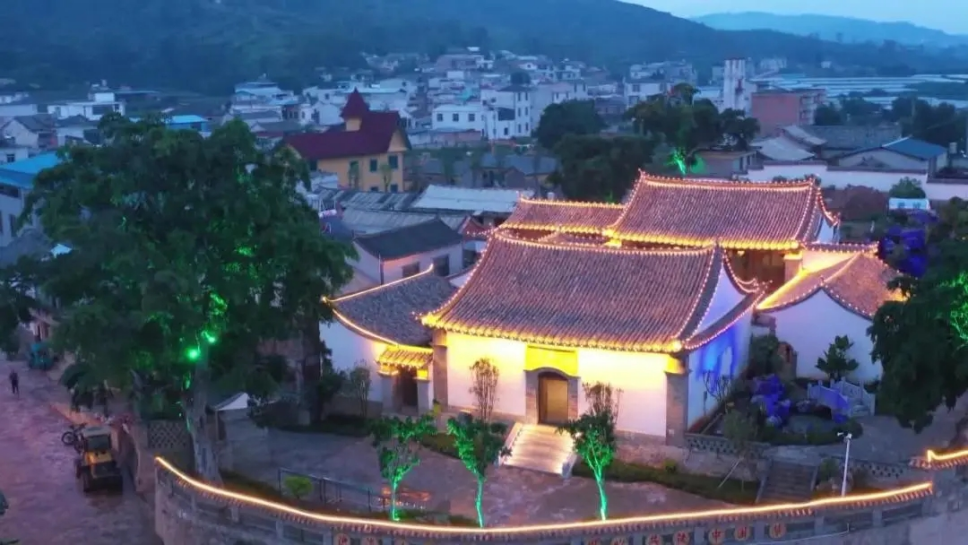 古韵新城 水墨石屏丨一个农家乐牵出的暖心扶贫故事