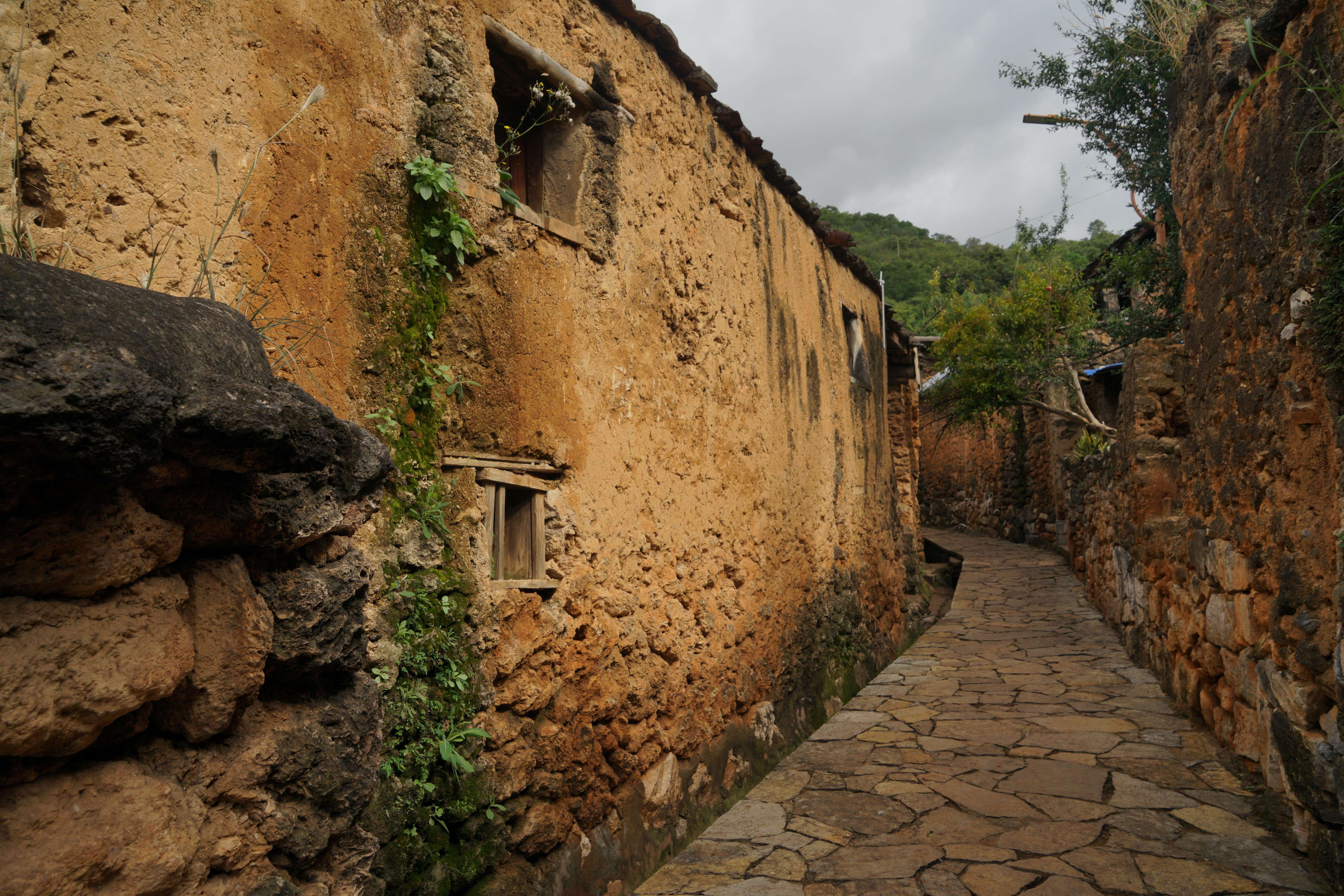 古韵新城 水墨石屏 | 在这个全是化石的古村落，我宛若穿越