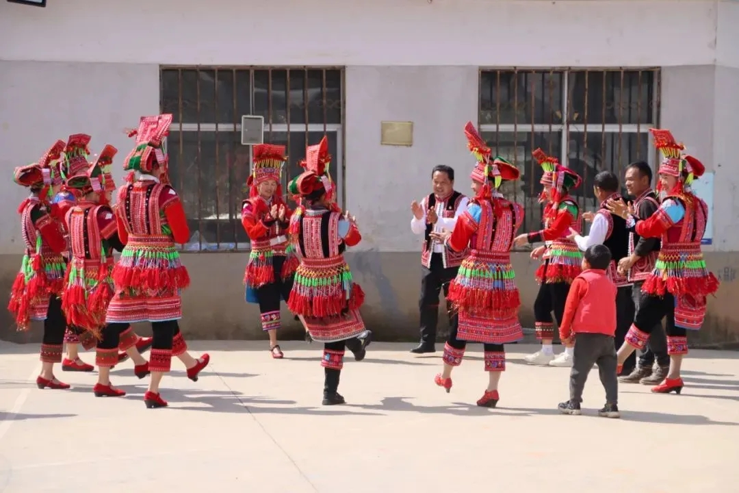 古韵新城 水墨石屏|双语宣讲进村寨 民族团结之花常开长盛