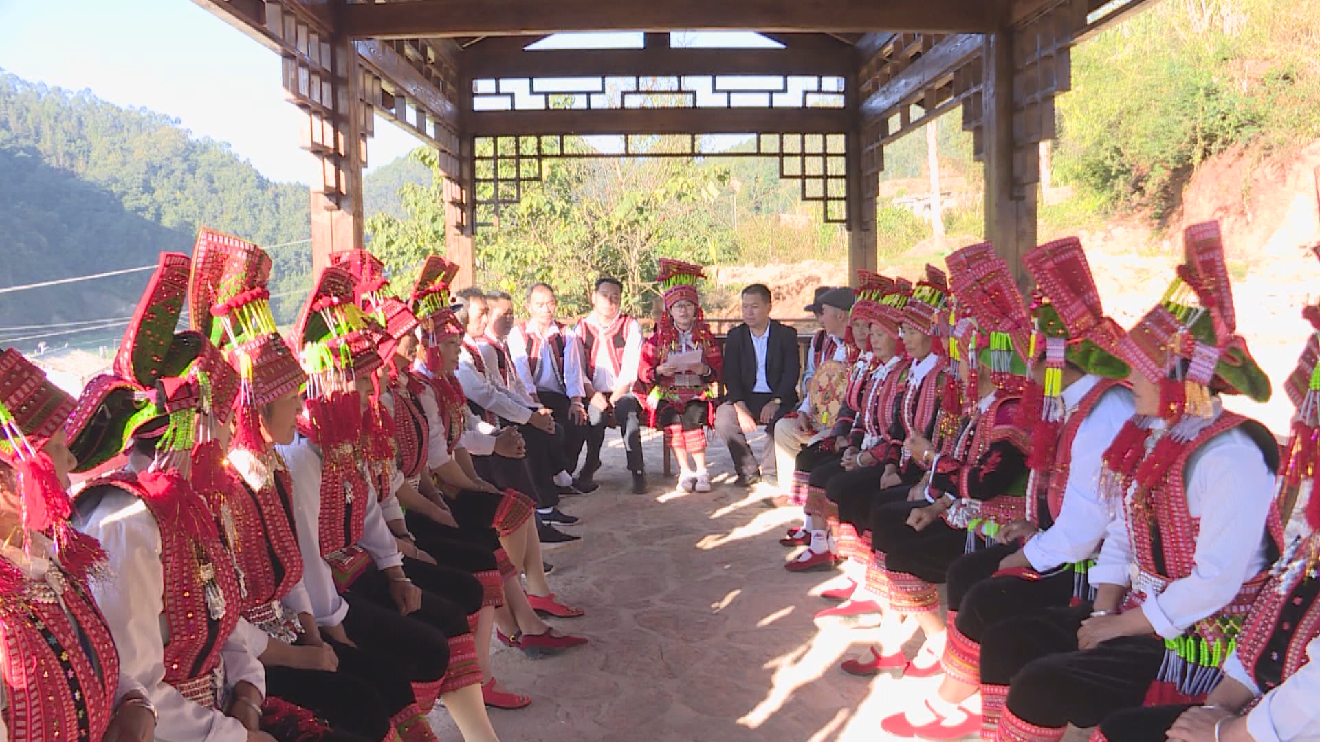 古韵新城 水墨石屏|双语宣讲进村寨 民族团结之花常开长盛