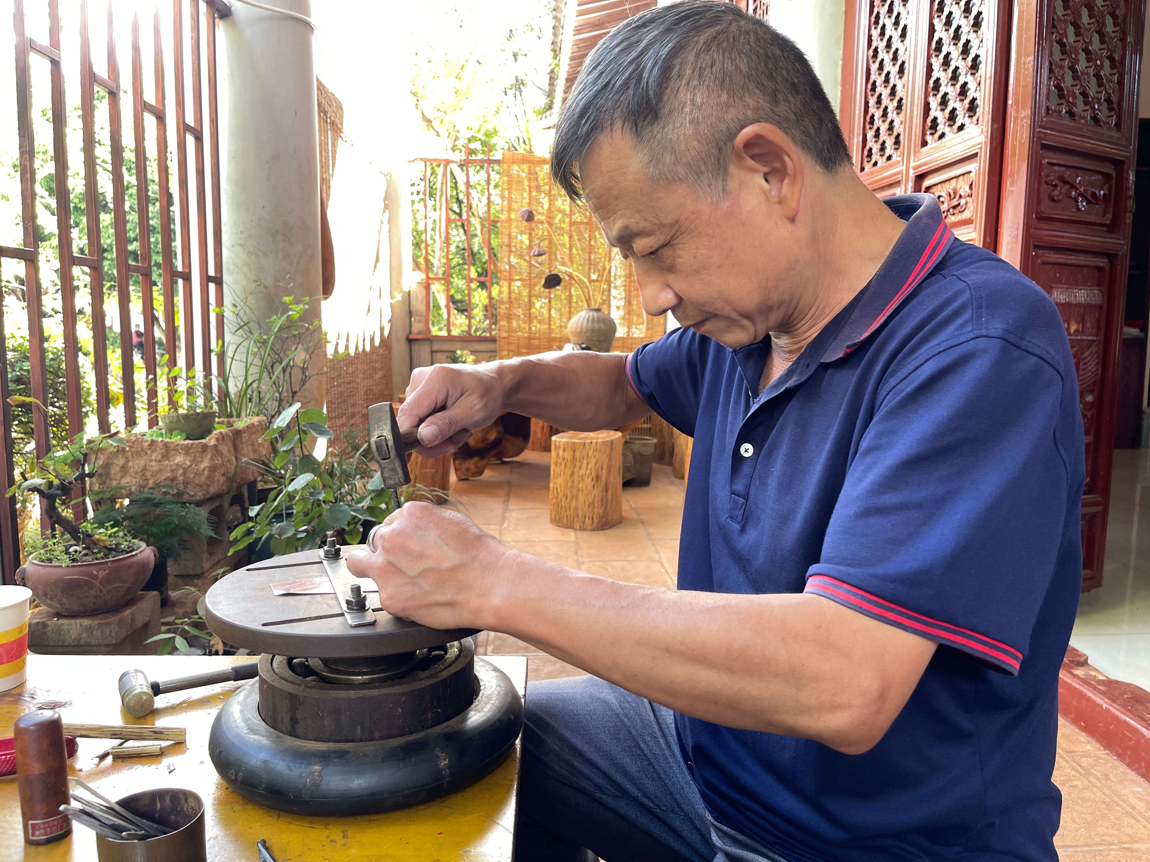 古韵新城 水墨石屏｜乌铜走银传承人李伟：唯有坚守 方能传承