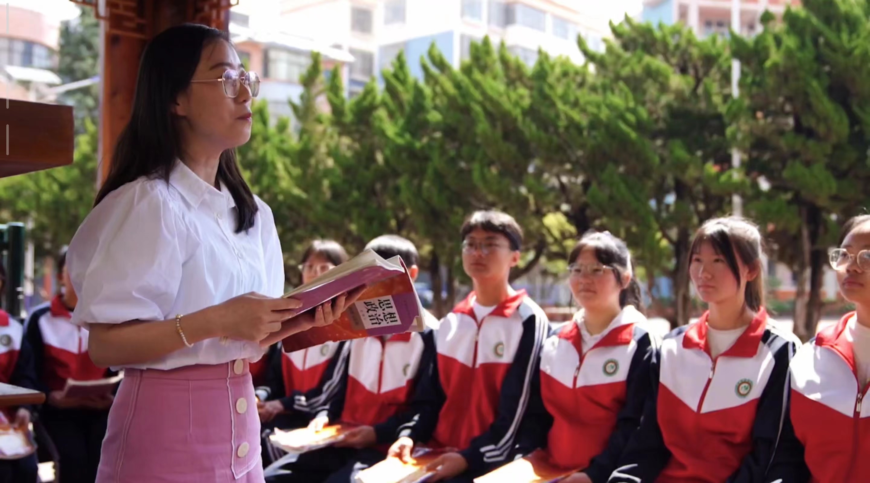 奋进新征程 推动新跨越 | 让党组织成为教育高质量发展的“掌舵手”和“定盘星”