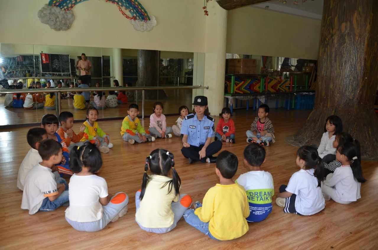 普法进校园 同心护未来