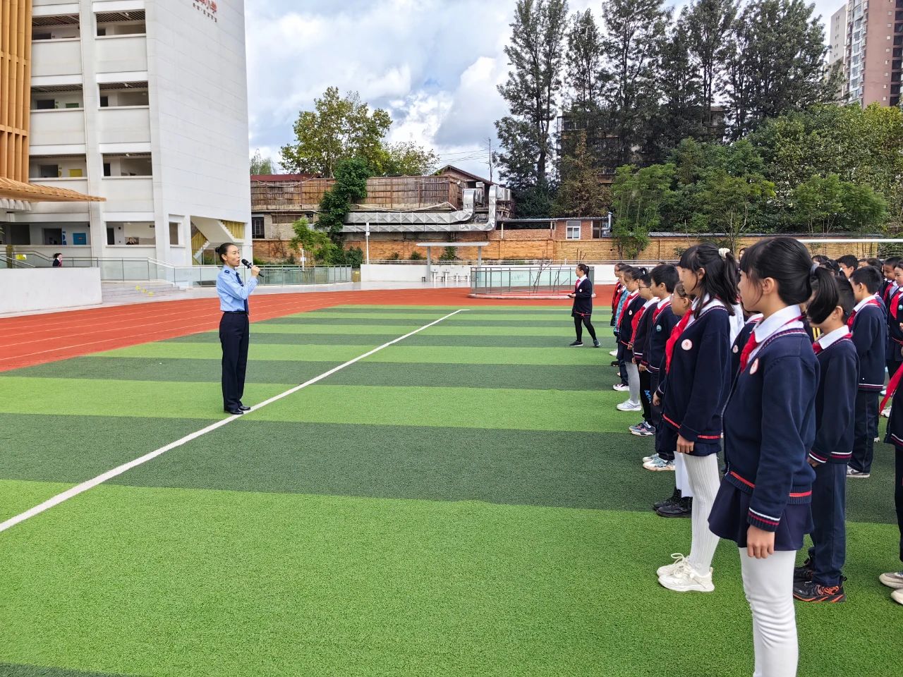 普法进校园 同心护未来