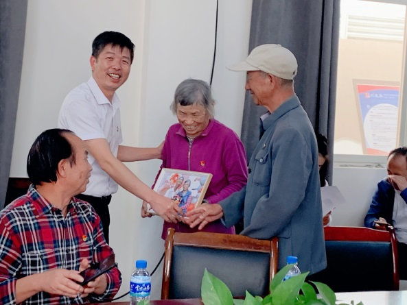 爱满社区暖夕阳！昆明西山区云光社区开展重阳节主题活动