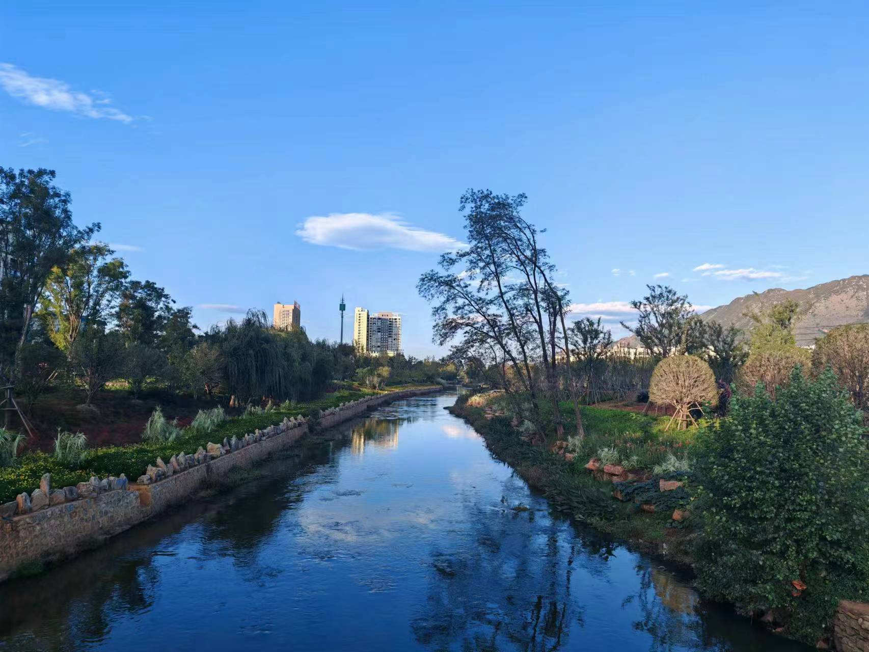 奋进新征程 推动新跨越｜宣威把臭水沟变成观光河