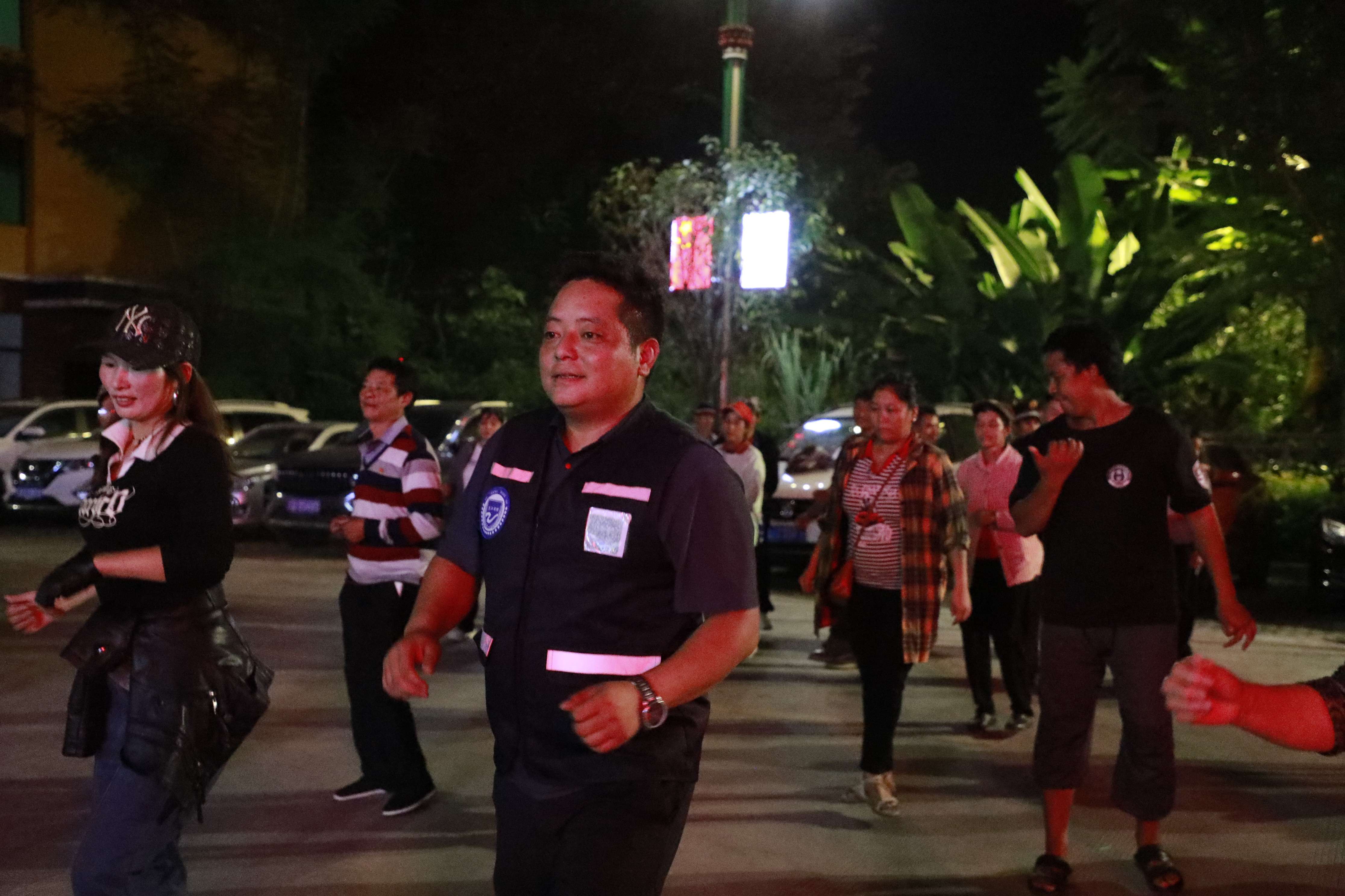 网格治疆看怒江｜网格员福四好：带领搬迁群众舞出新生活