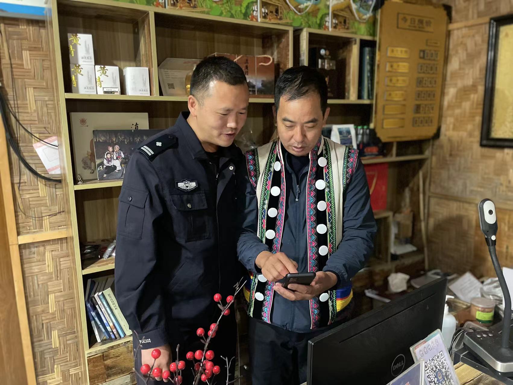 网格治疆看怒江 | 怒族民歌传承人郁伍林：旅游业为非遗传播开辟新路径