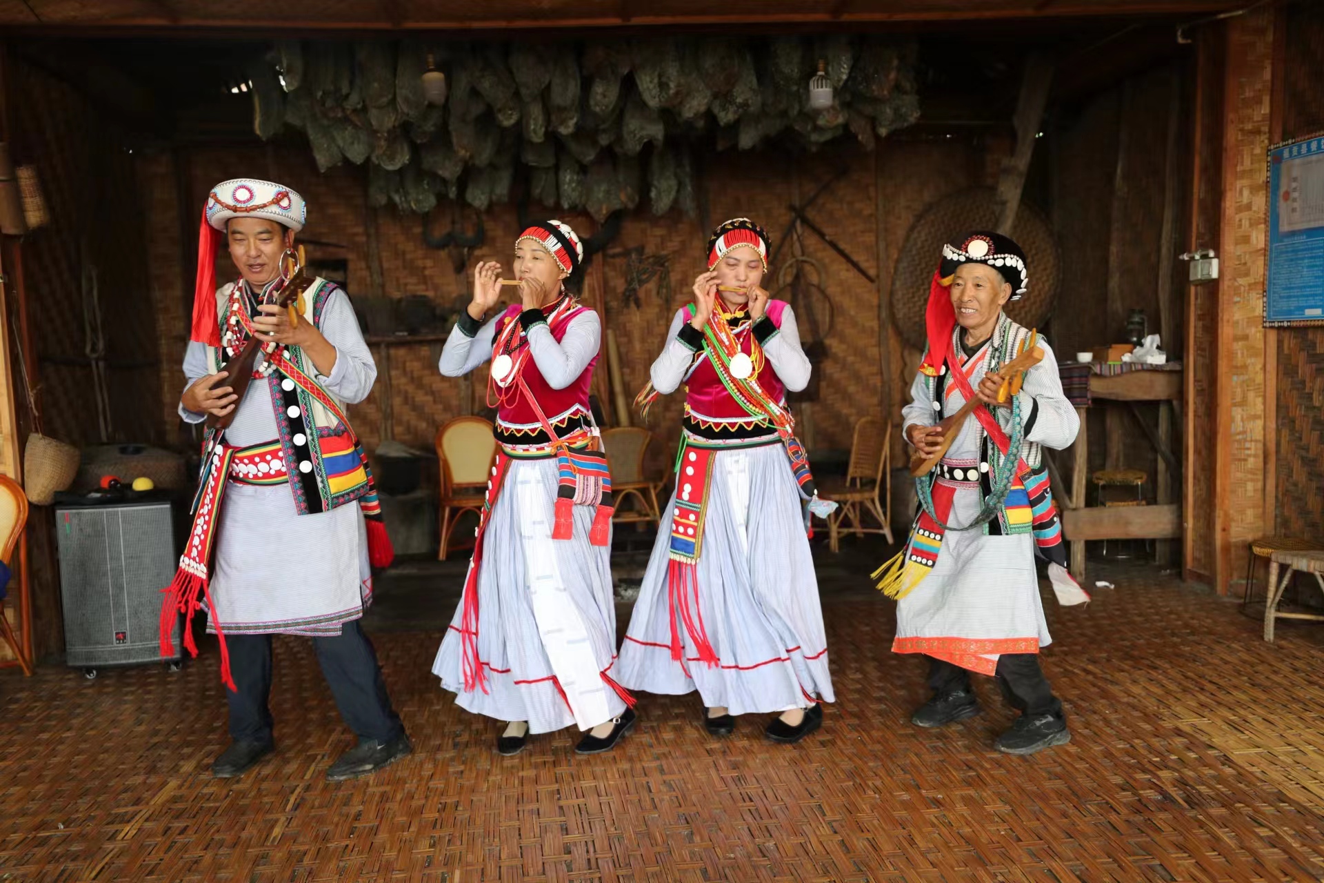 网格治疆看怒江 | 怒族民歌传承人郁伍林：旅游业为非遗传播开辟新路径