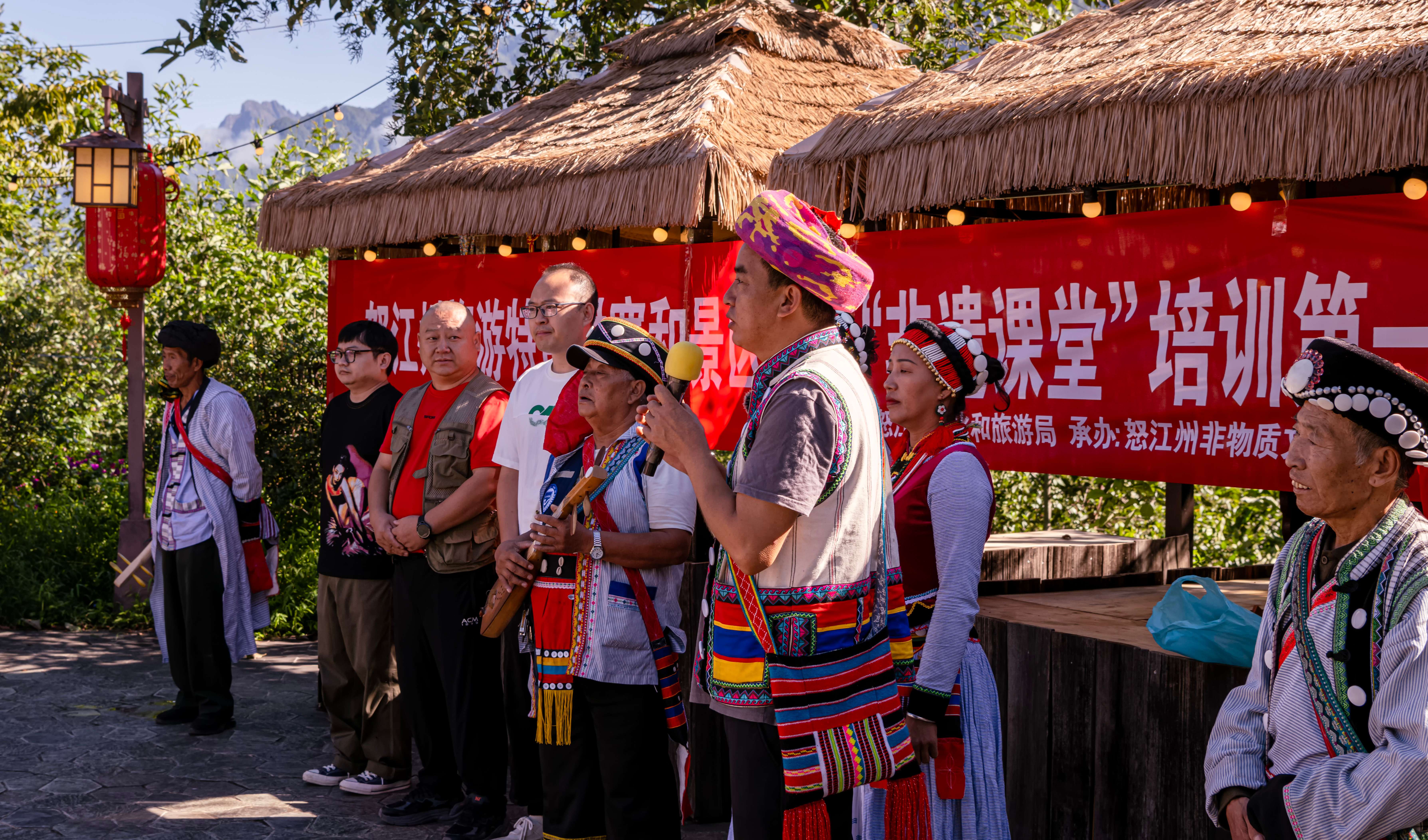 网格治疆看怒江 | 怒族民歌传承人郁伍林：旅游业为非遗传播开辟新路径