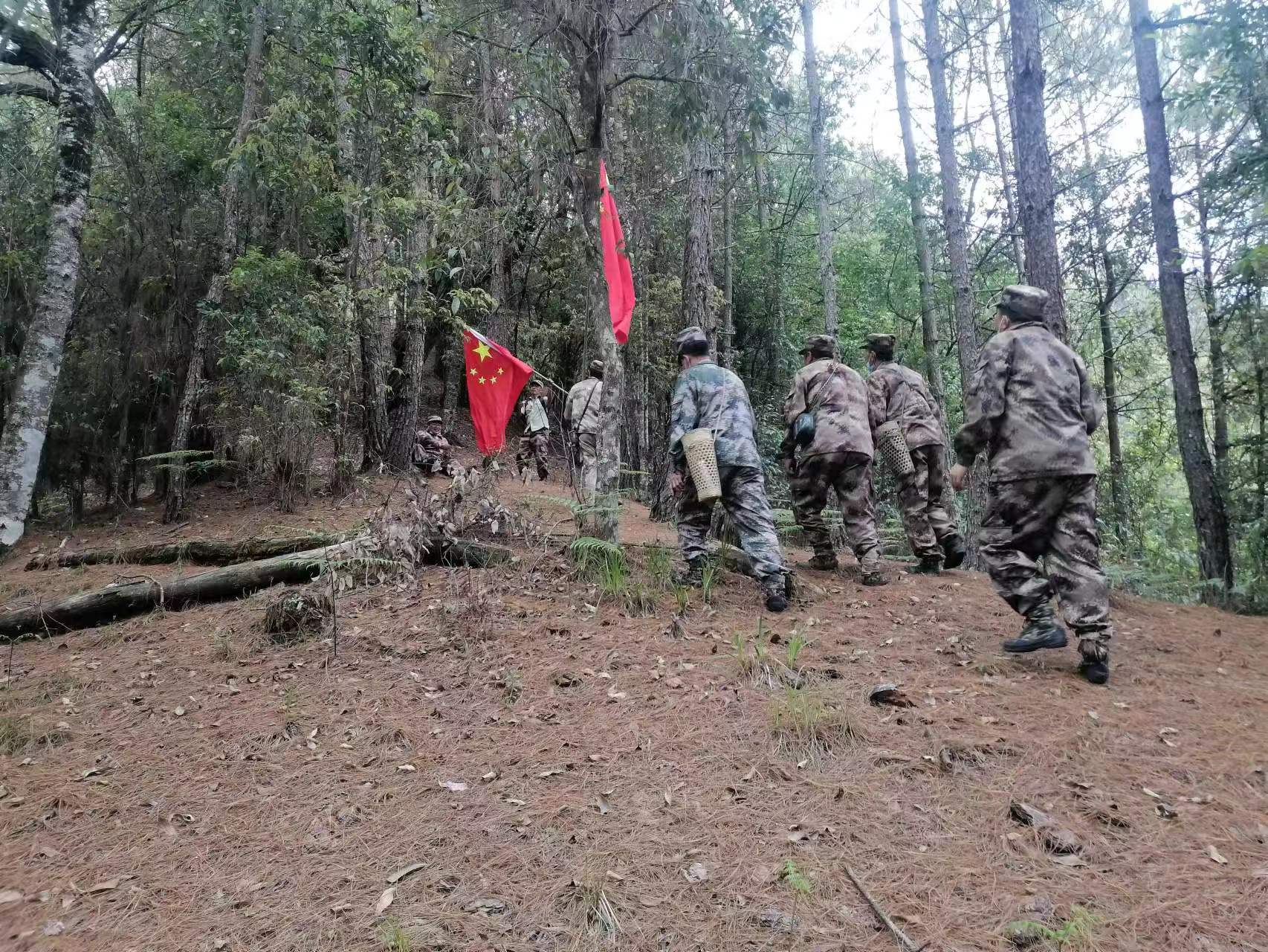 网格治疆看怒江｜一条巡边路 两代边关情