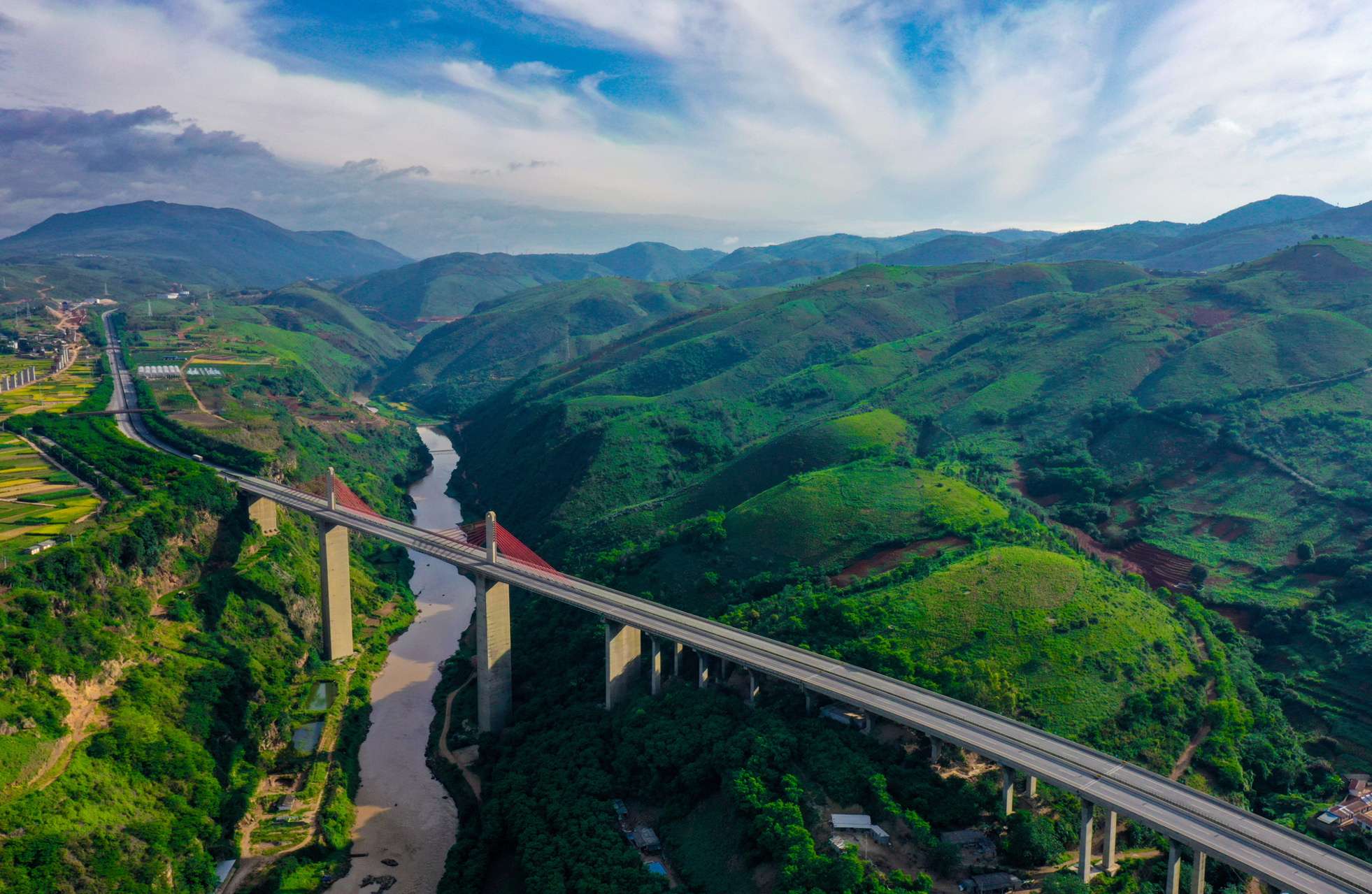 来去有念 何以开远 | “巨龙”盘旋 南盘江在开远造就美丽风光
