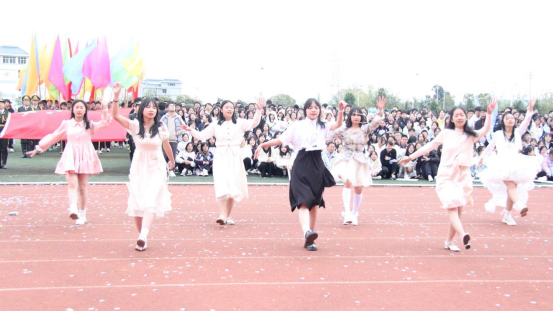 昆一中晋宁学校举行2023冬季田径运动会