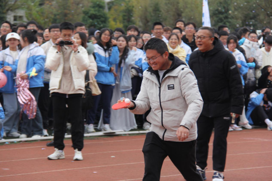 昆一中晋宁学校举行2023冬季田径运动会